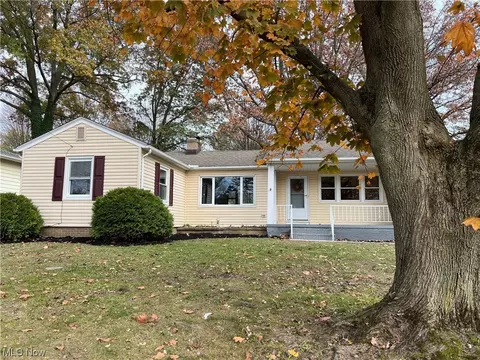 557 Hartzell Dr, Norton, OH 44203