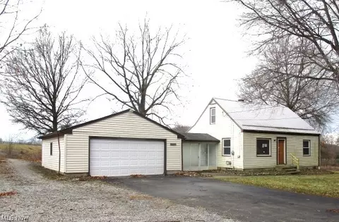 9782 Sharrott Rd, Youngstown, OH 44514