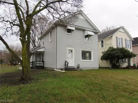 544 Blair St, Conneaut, OH 44030