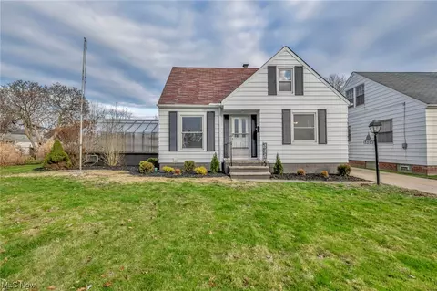 5203 Philip Ave, Maple Heights, OH 44137