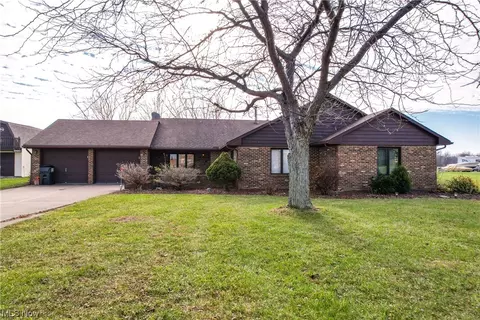 13920 Kneisel Rd, Vermilion, OH 44089