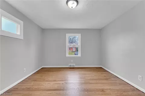 731 E 263rd St, Euclid, OH 44132 photo 13