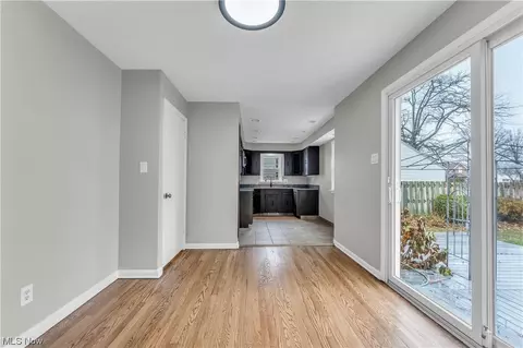 731 E 263rd St, Euclid, OH 44132 photo 9