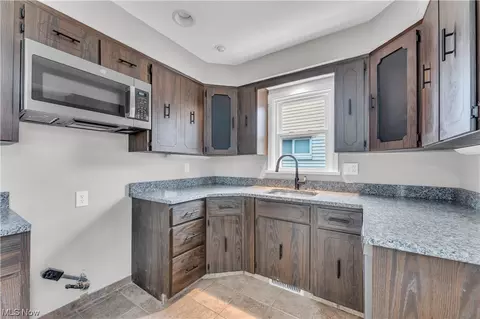 731 E 263rd St, Euclid, OH 44132 photo 11