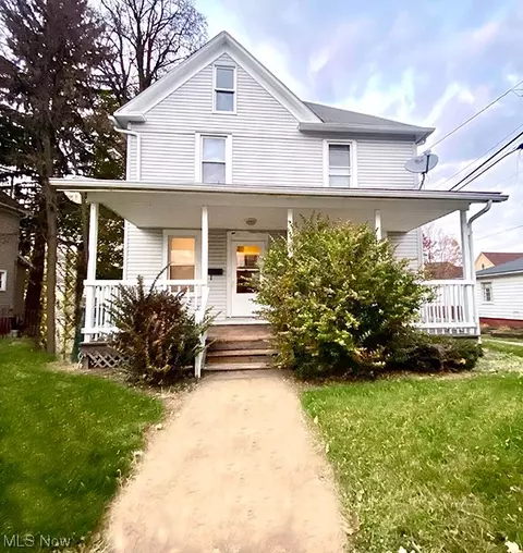 226 12th St, Alliance, OH 44601