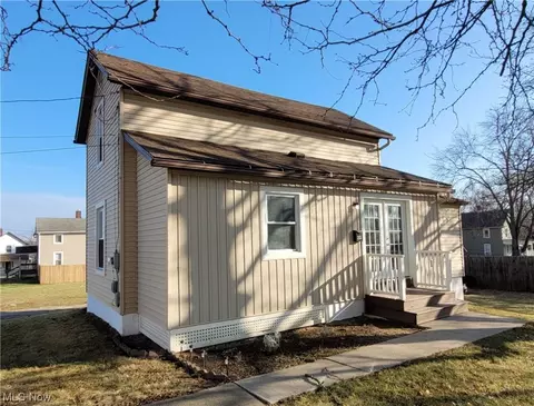 22 Murdock Dr, Rittman, OH 44270
