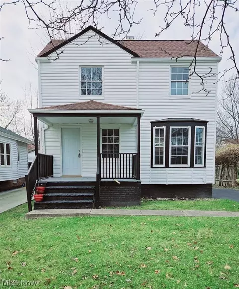 970 Pembrook Rd, Cleveland Heights, OH 44121
