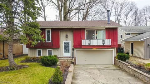 27909 Knickerbocker Rd, Bay Village, OH 44140