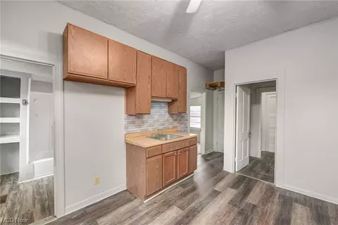 249 Gates, Elyria, OH 44035 photo 17