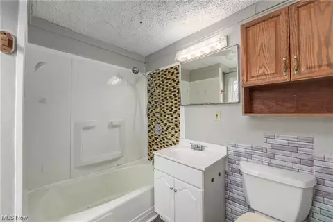 249 Gates, Elyria, OH 44035 photo 18