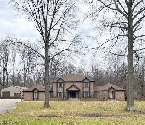 3055 S Raccoon Rd, Youngstown, OH 44515