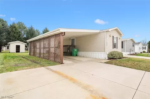 595 Sandtrap Cir, Painesville, OH 44077