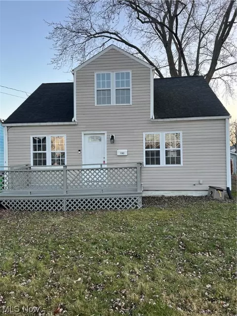 1362 Stratford, Barberton, OH 44203