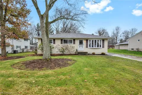 2422 Ashdale Dr, Twinsburg, OH 44087