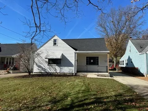 216 Westview, Hubbard, OH 44425