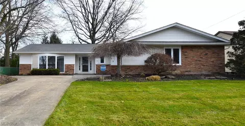 1841 Bromton Dr, Lyndhurst, OH 44124