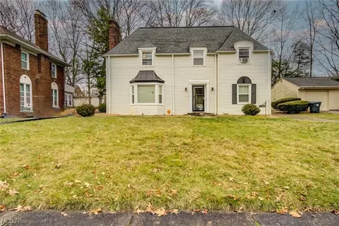 747 Crestview Ave, Akron, OH 44320