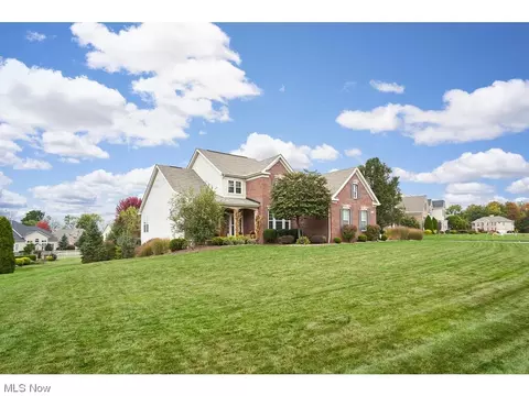 2883 Parnham Dr, Medina, OH 44256