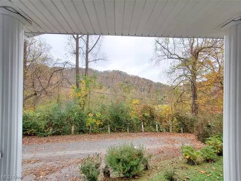 145 High St, Gauley Bridge, WV 25085 photo 8