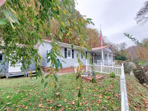 145 High St, Gauley Bridge, WV 25085 photo 5
