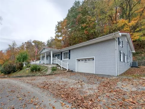 145 High St, Gauley Bridge, WV 25085