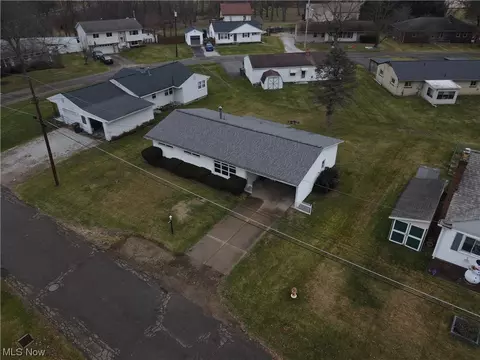 468 Dakota St, Canal Fulton, OH 44614