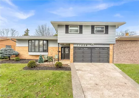 11008 Lafayette Dr, Parma Heights, OH 44130