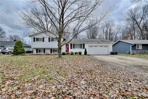 8044 Bellflower Rd, Mentor, OH 44060