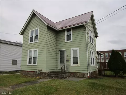 1938 Prospect Rd E, Ashtabula, OH 44004