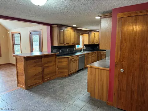 2825 NW Marlin Ave NW, Canton, OH 44708 photo 5