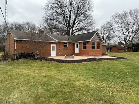 2825 NW Marlin Ave NW, Canton, OH 44708 photo 2