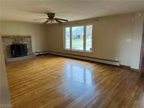 2825 NW Marlin Ave NW, Canton, OH 44708 photo 3