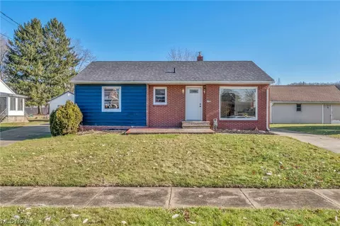 136 Roosevelt Ave, Waynesburg, OH 44688