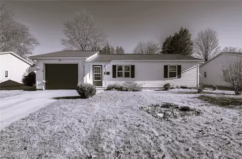 864 Park Ave, Salem, OH 44460