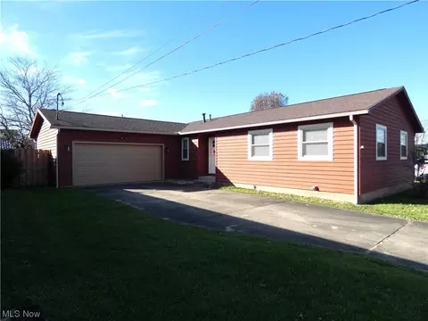 1212 14th St, Vienna, WV 26105