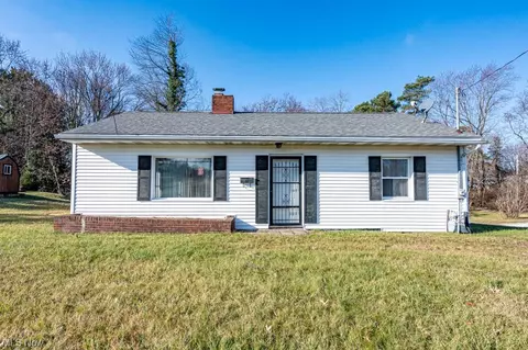 710 Sunset Dr, Alliance, OH 44601