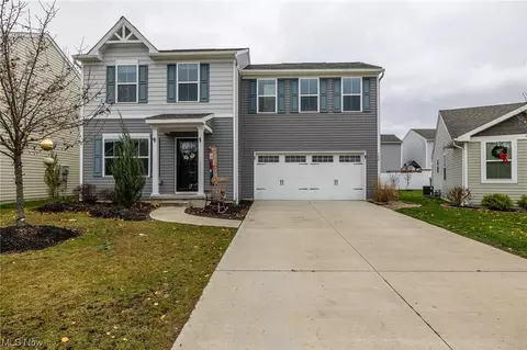 122 Lakeview Cir, Amherst, OH 44001