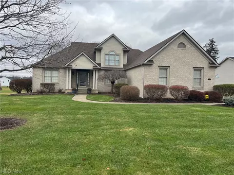 1409 Stone Xing NE, Canton, OH 44721