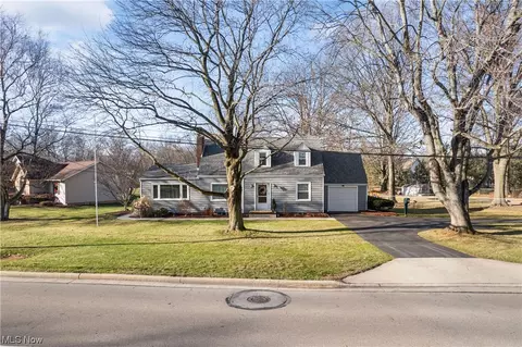 7489 Hills Dales Rd NW, Massillon, OH 44646