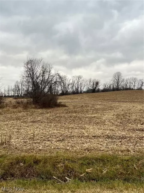 797 Martin Lot Apt 4 Rd, Mogadore, OH 44260