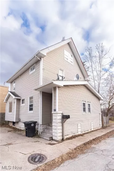 3779 W 32nd Pl, Cleveland, OH 44109