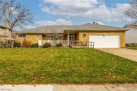 14540 Cherokee Trl, Middleburg Heights, OH 44130