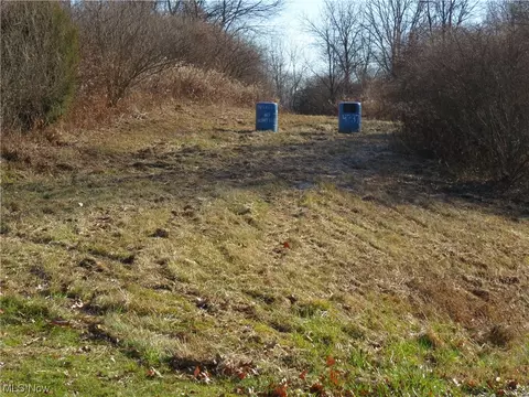 4237 Bay Rd SE, Carrollton, OH 44615