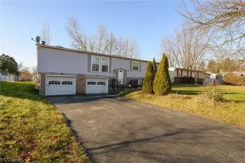 5002 5th Ave, Youngstown, OH 44505
