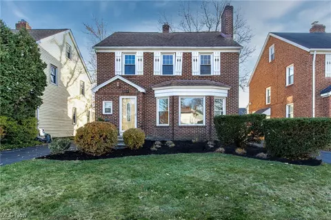 3814 Silsby Rd, University Heights, OH 44118