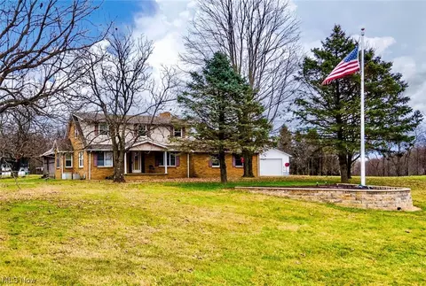 1303 Tope Rd, New Cumberland, WV 26047