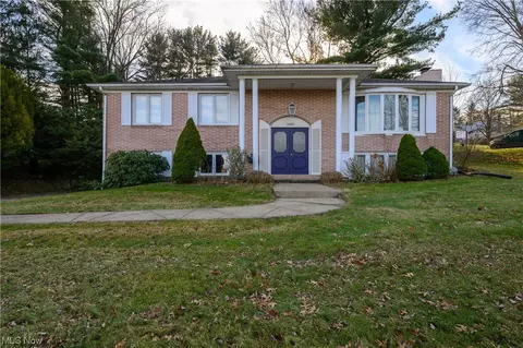 5600 Astrojet St NW, North Canton, OH 44720