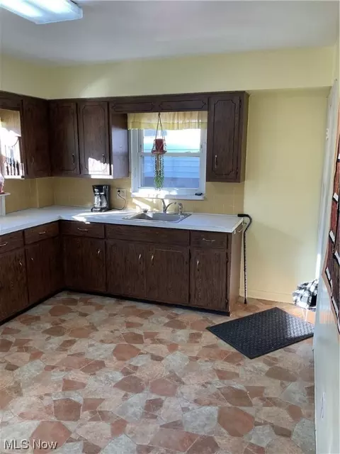 436 Drexel St, Akron, OH 44310 photo 10