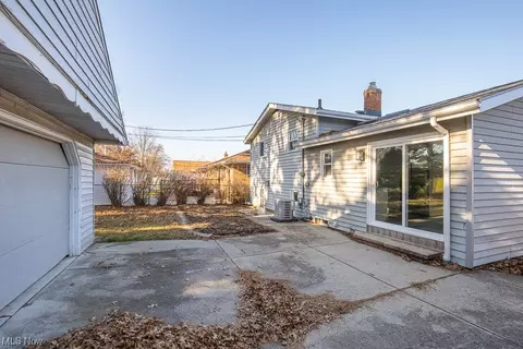 30892 Roosevelt Rd, Wickliffe, OH 44092 photo 22
