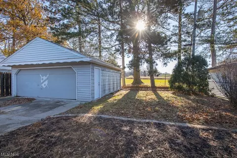 30892 Roosevelt Rd, Wickliffe, OH 44092 photo 20
